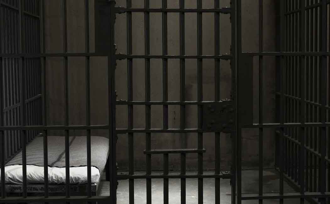 Rowdy jailed for violating probation oath