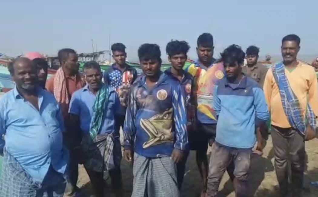 Nagapattinam Vedarnaiyam fishermen had trouble