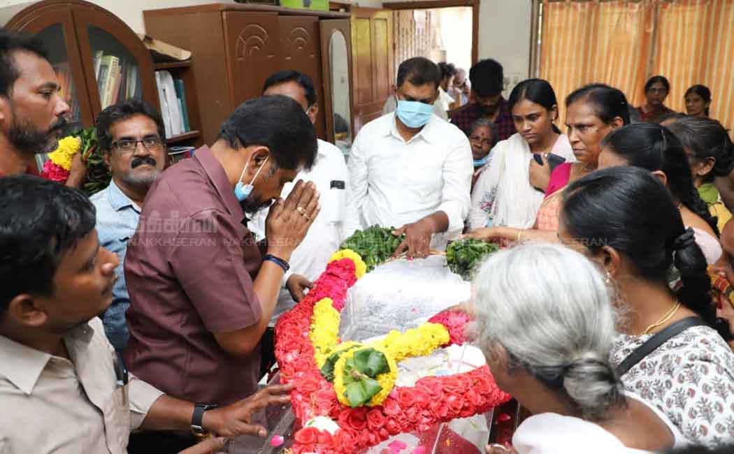 Nakkeeran editor pays homage to thஎ senior Communist Party leader D. Pandian