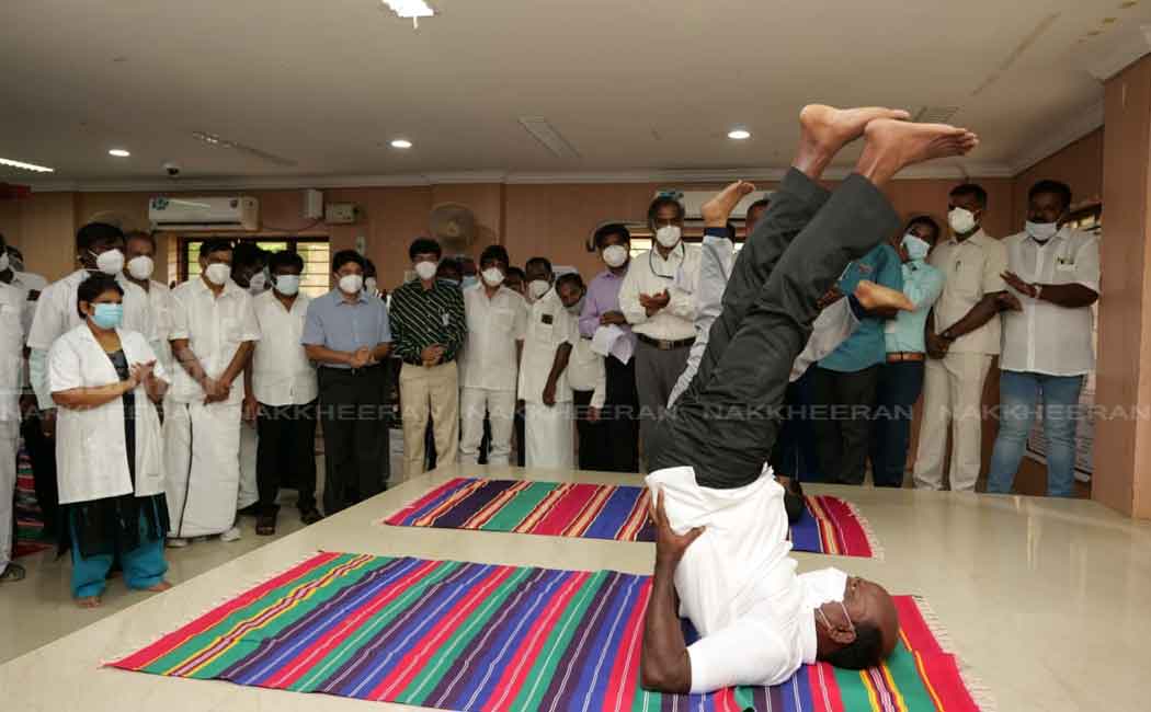 The minister who did yoga following the field visit