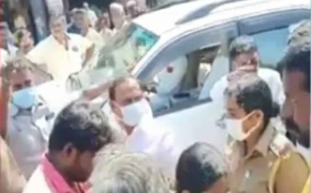 Minister who arrived at the scene at an unexpected time