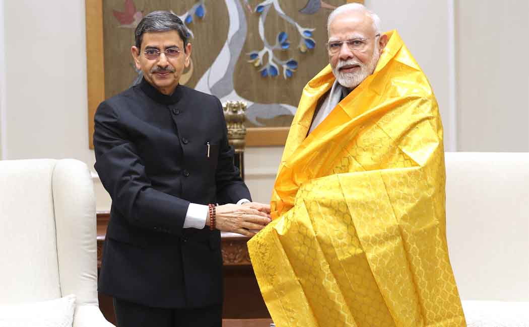 Union Minister Amit Shah along with Governor R.N. Ravi meeting