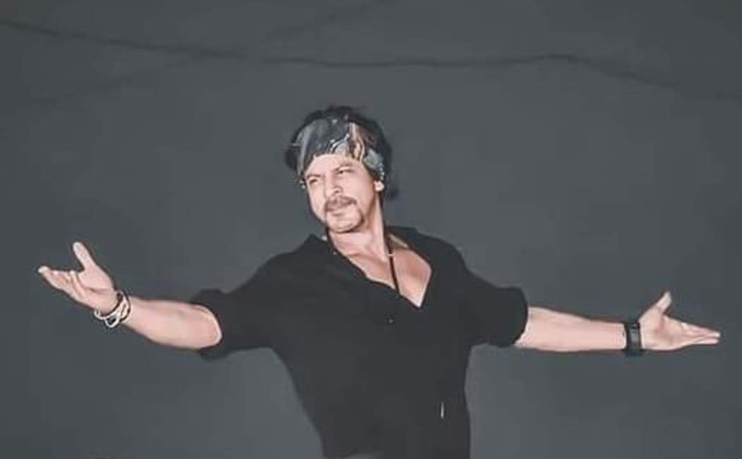 Shah Rukh Khan fans travel from Bangladesh to India to watch pathaan
