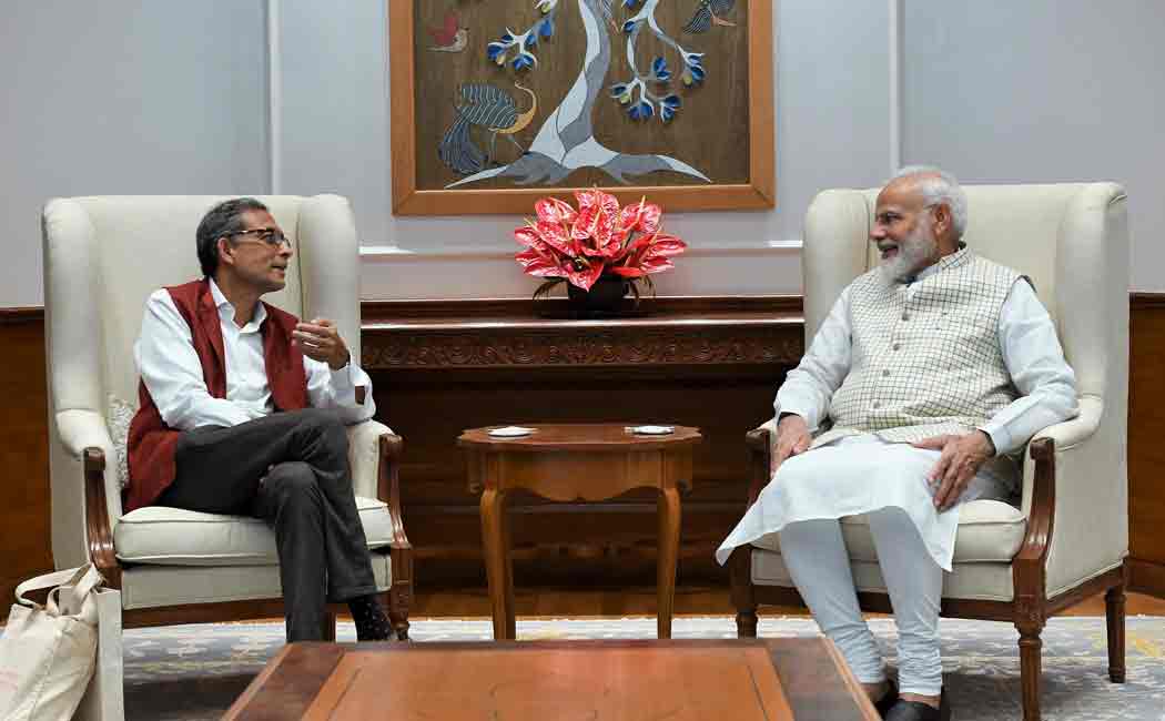 abhijit banerjee meets modi