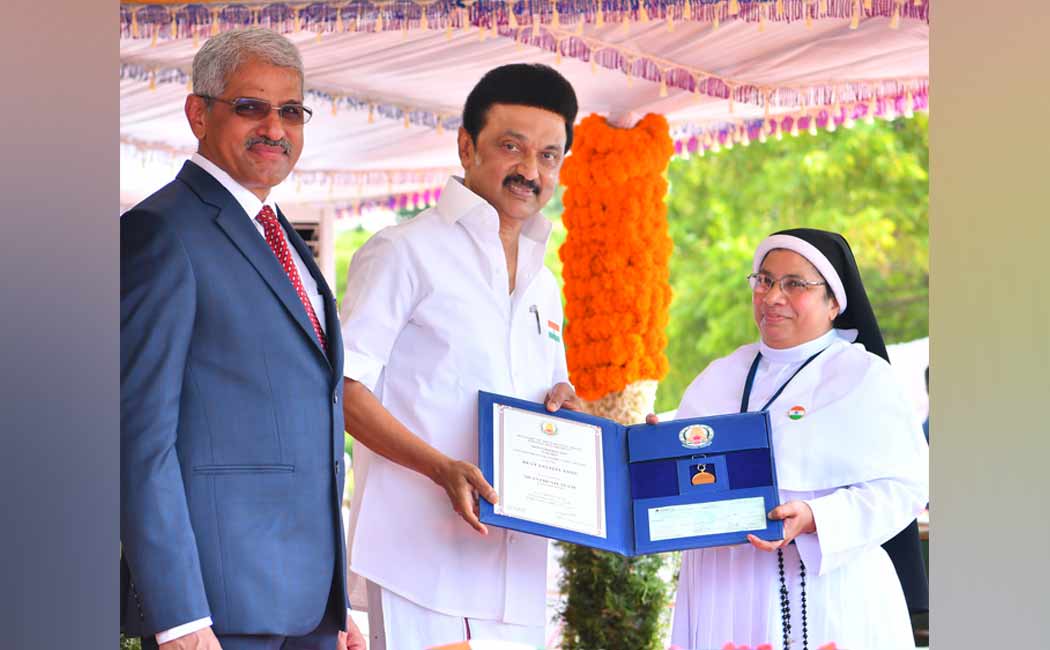 Independence Day Celebration Chief Minister who presented various awards