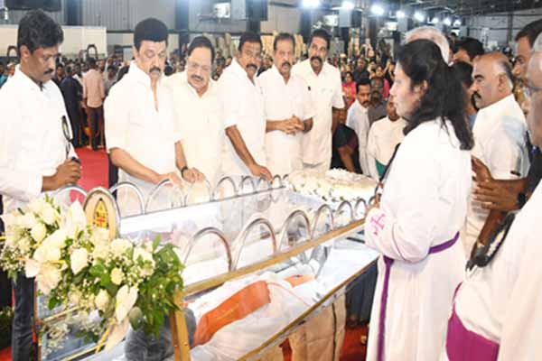CM mk stalin order for Final tribute to the bishop Ezra Sargunam with police respect
