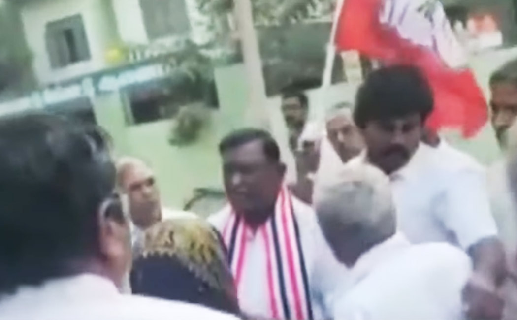 Erode Traders are struggle against AIADMK candidate thennarasu