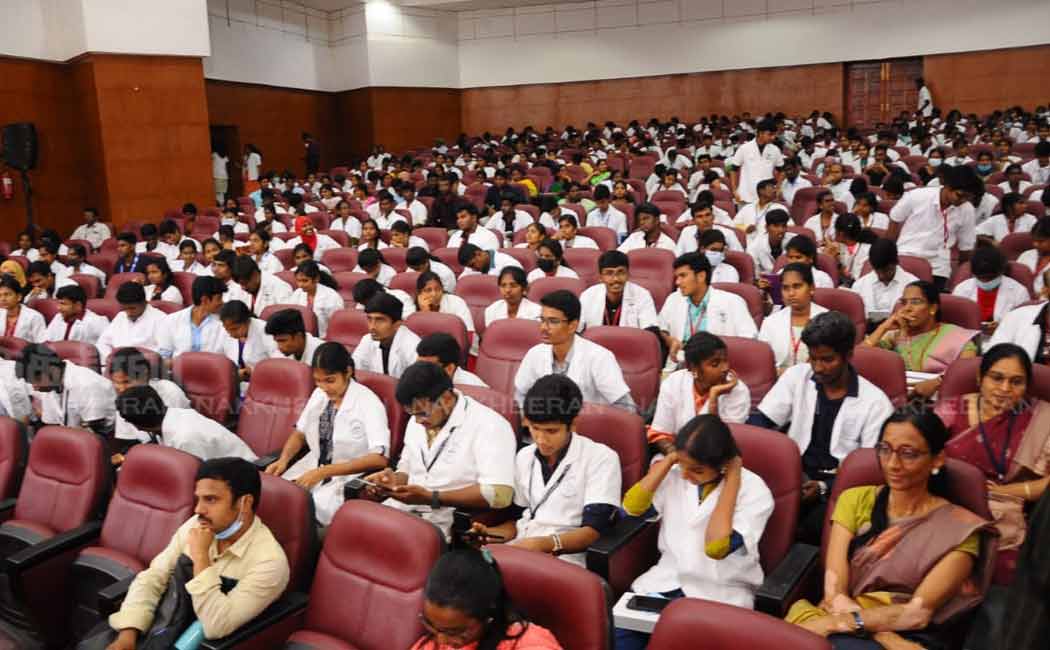 government school student medical college seat issue tablet
