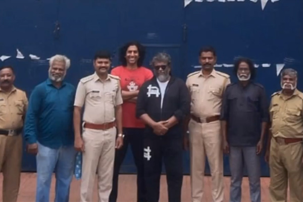 parthiban new year celebration in pondicherry central jail
