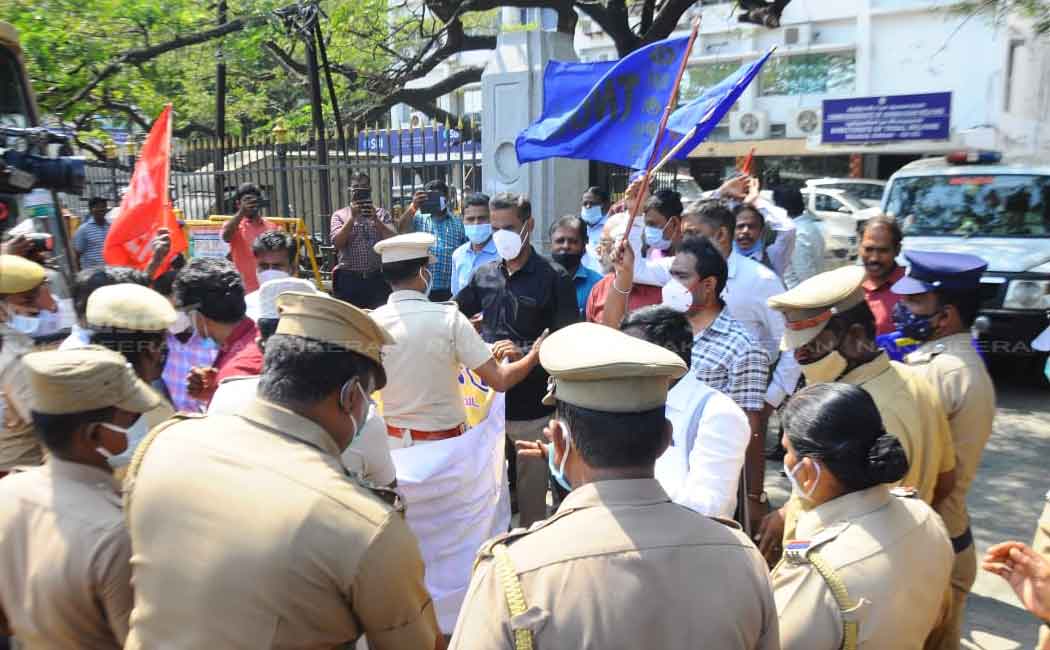Tamil Nadu Government Employees Union picket to continue for fourth day ... (Pictures)