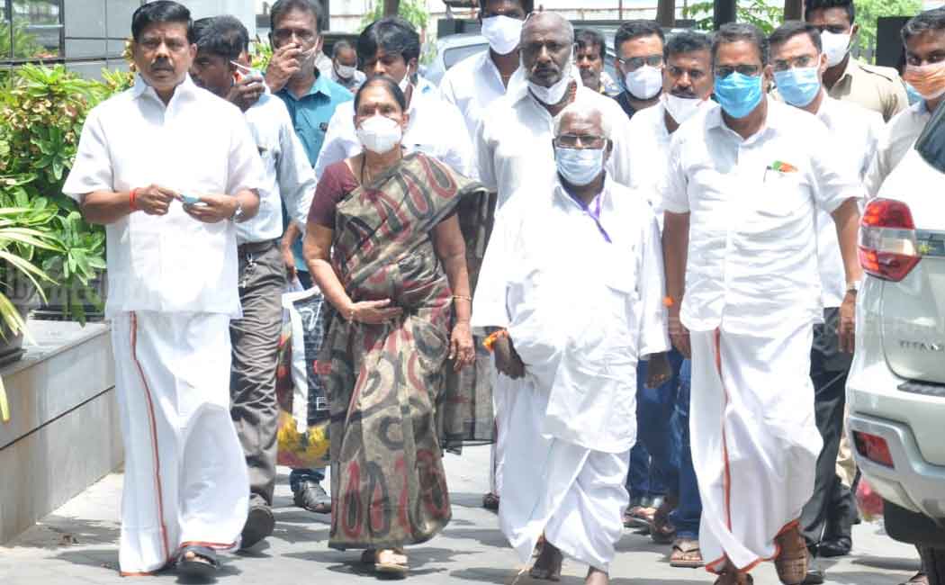 Party leaders and movie celebrities pay homage to OPS wife