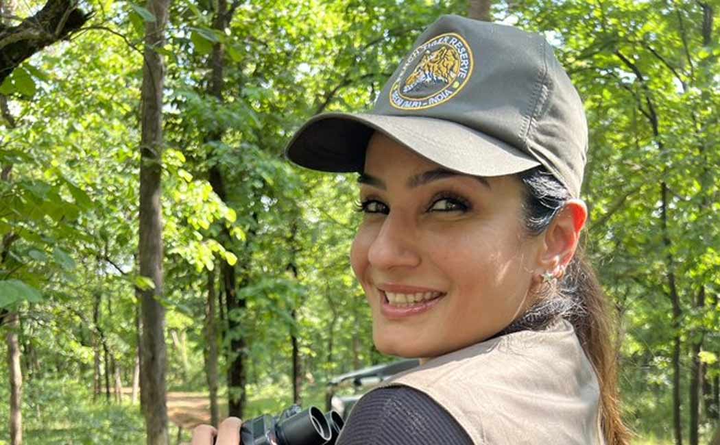 actres raveena tandon forest issue