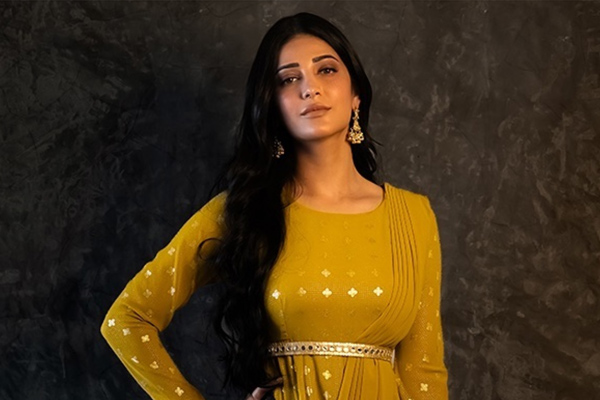 shruthi hassan in velu nachiyar biopic