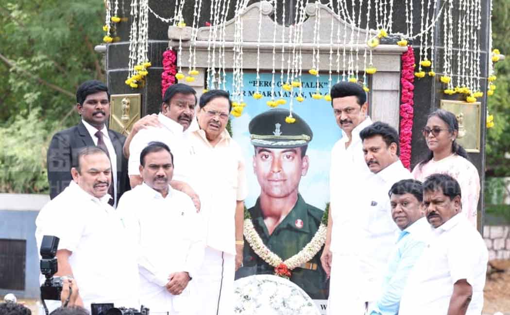 Chief Minister stalin honoring the late Kargil soldiers