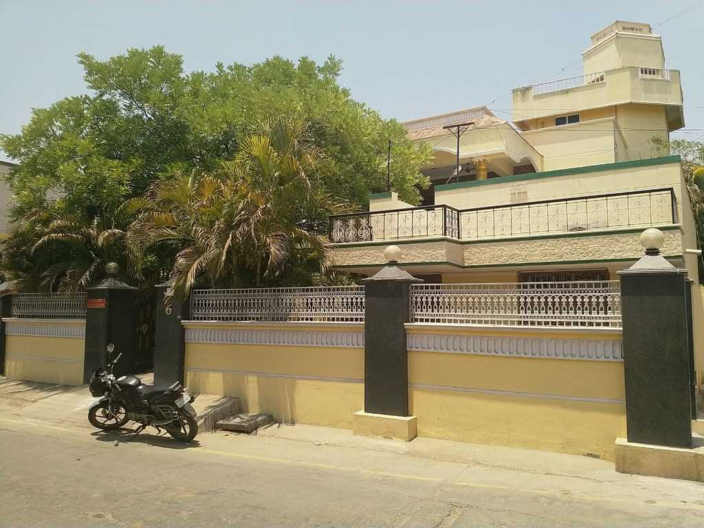 Theft of the AIADMK personalities