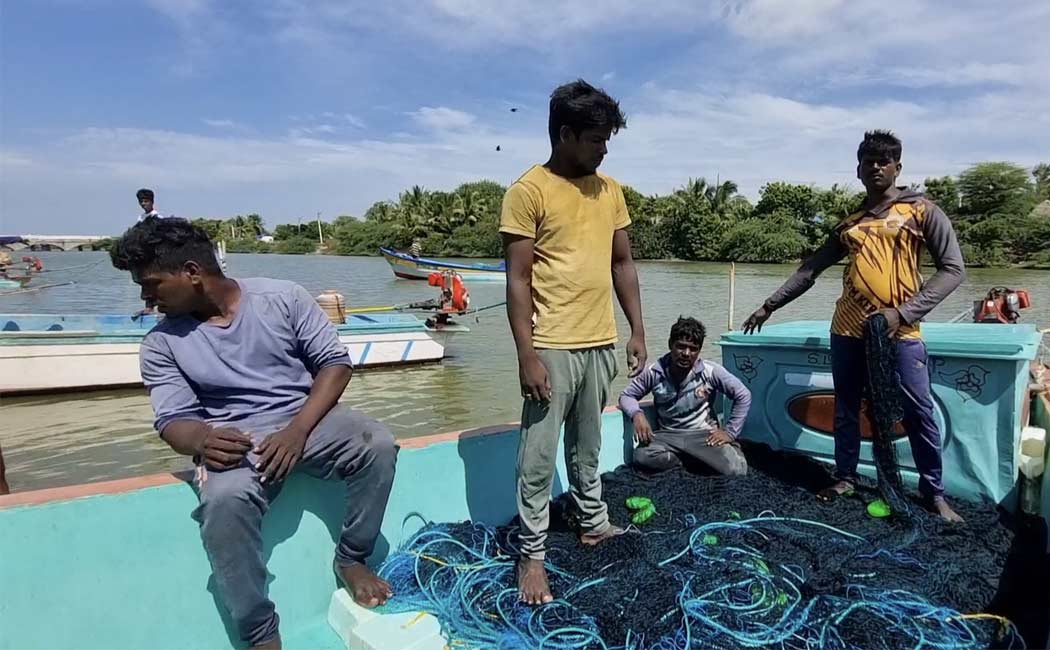 Nagapattinam fishermen injured in beaten by Srilankan pirates