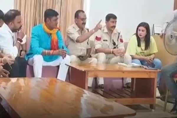 sub inspector ordered the owner Muslims should not be allowed in the gym