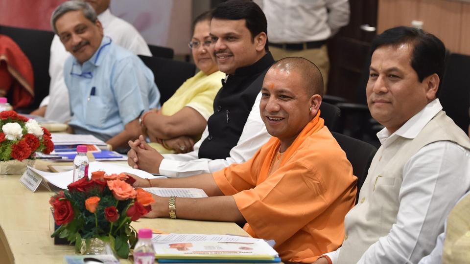 UTTRAPRADESH CM YOGI ADITYANATH ORDER GOVT EMPLOYEES ENTRY AT MORNING 09.00 OFFICE