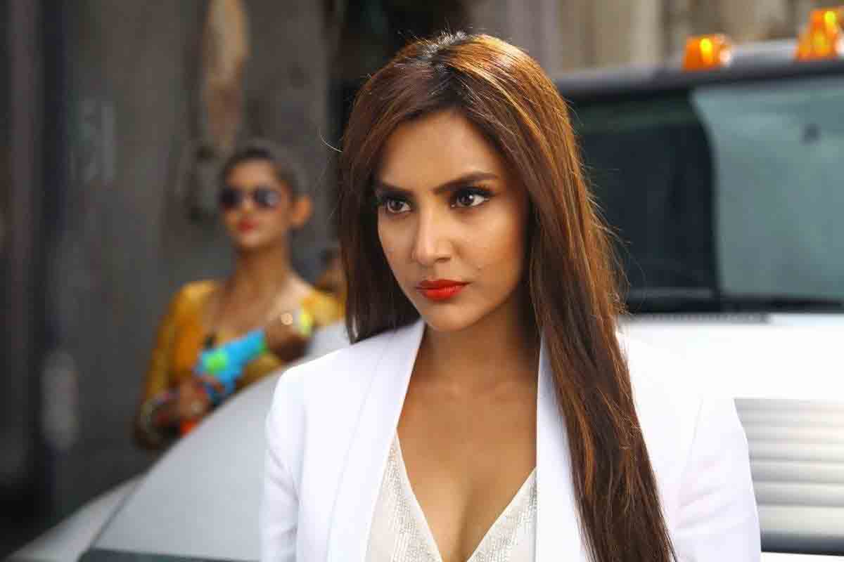 priya anand