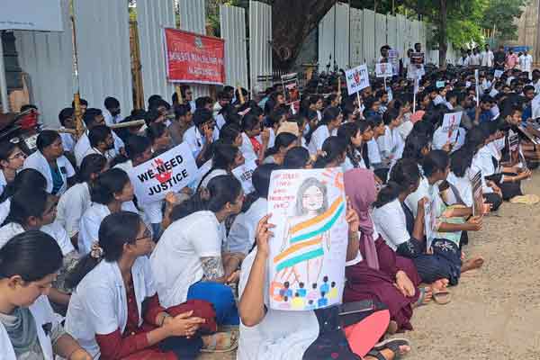 kolkata medical student protest for justice in Cuddalore district govt medical college