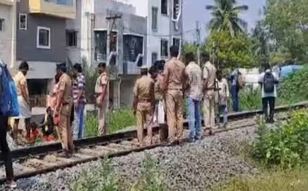 3 children passed away in train collision