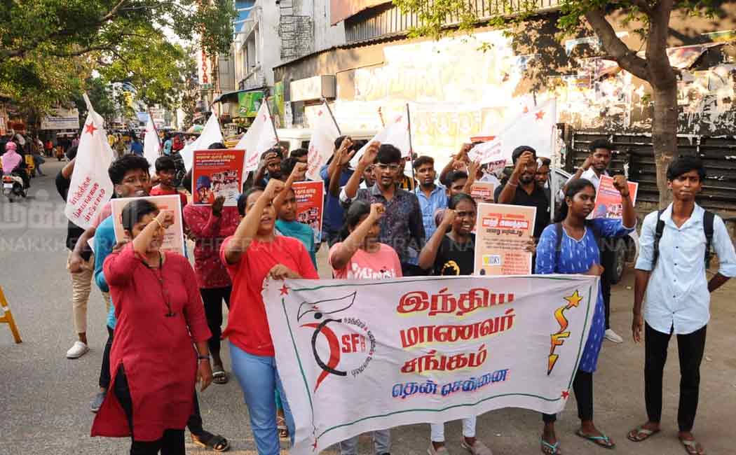 sfi against for ncert due to mughals and abul kalam azad related portion deleted issue