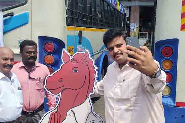 44th International Chess Olympiad! Collector who took a selfie in the awareness program!