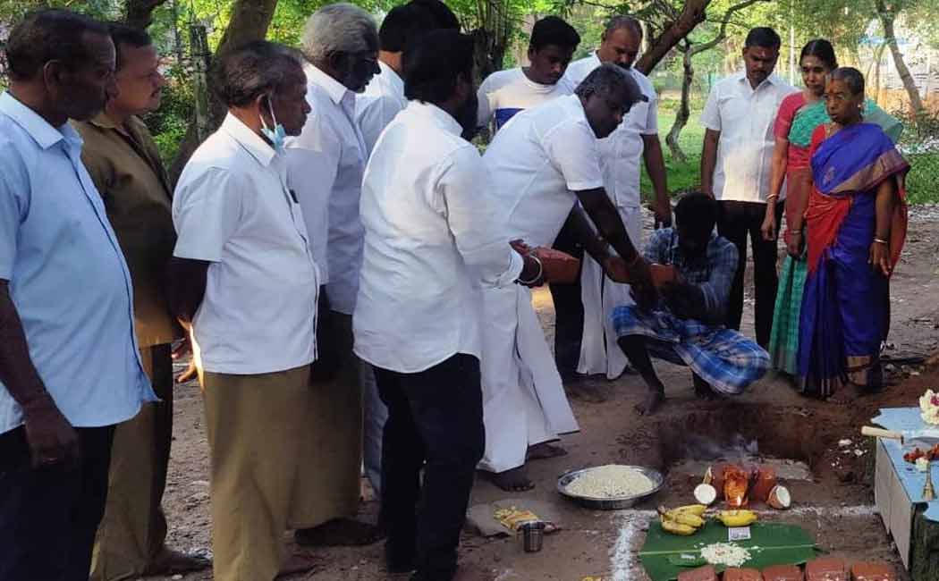 Construction toilets started Annamalai Nagar municipality cost of Rs 15 lakh