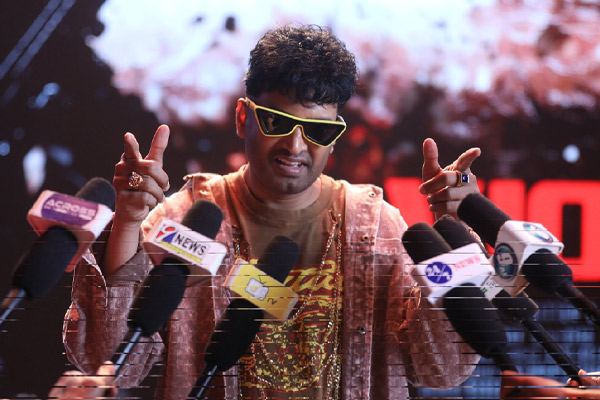 santhanam in devils double next level movie review