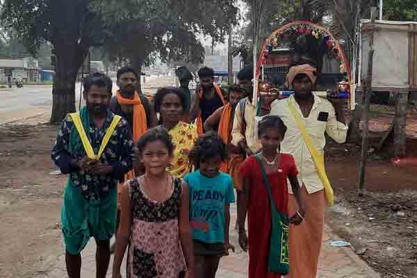 "No food available for pilgrims!" - Anxious Murugan devotees!