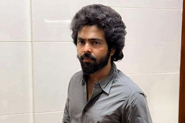 gv prakash about maharashtra train accident