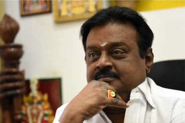 Statue for Vijayakanth Journalists' Association demands for Chief Minister