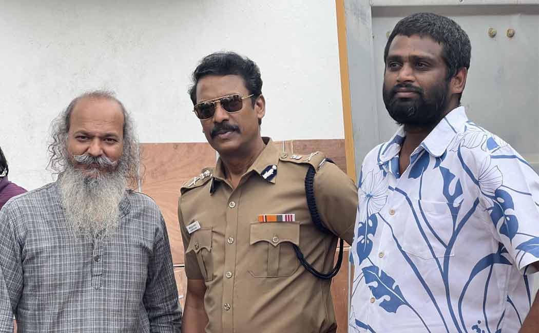 thunivu shooting spot image released by samuthirakani