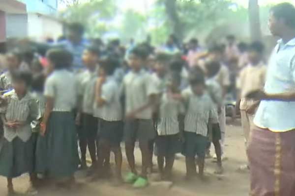 District administration not issuing caste certificate school Students are struggle