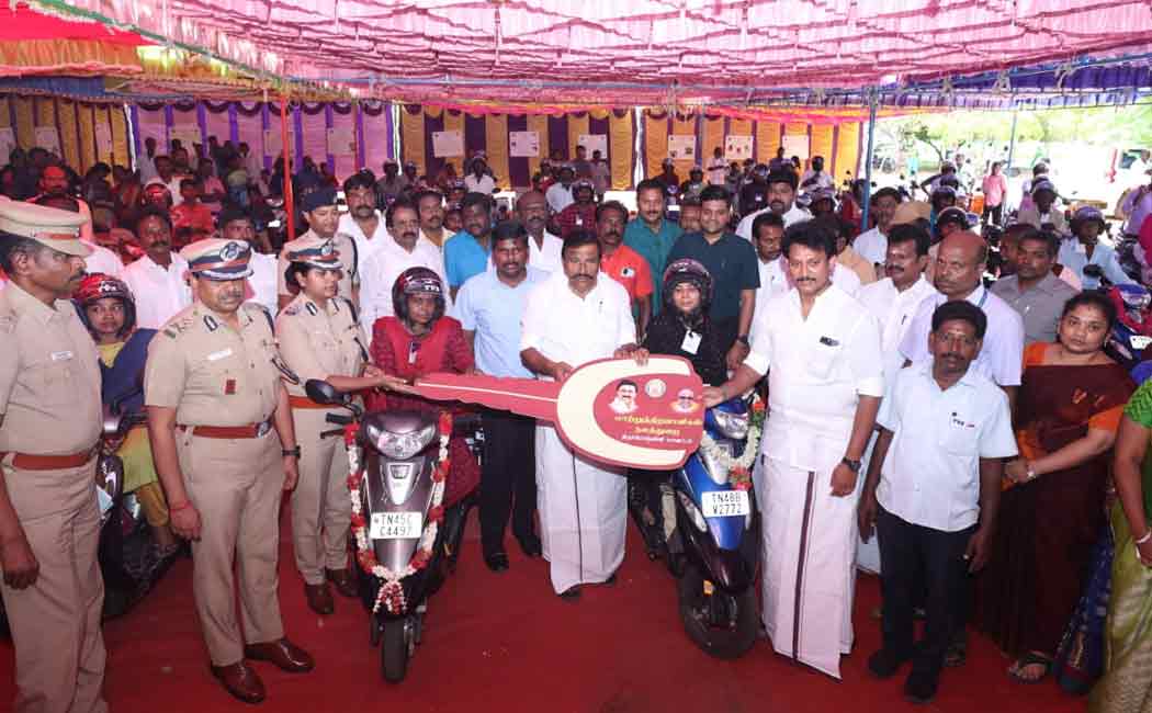 trichy ministers who have given welfare schemes worth 1 crore