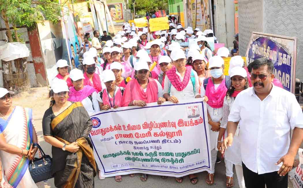 queens maris college students rally for traffic awareness