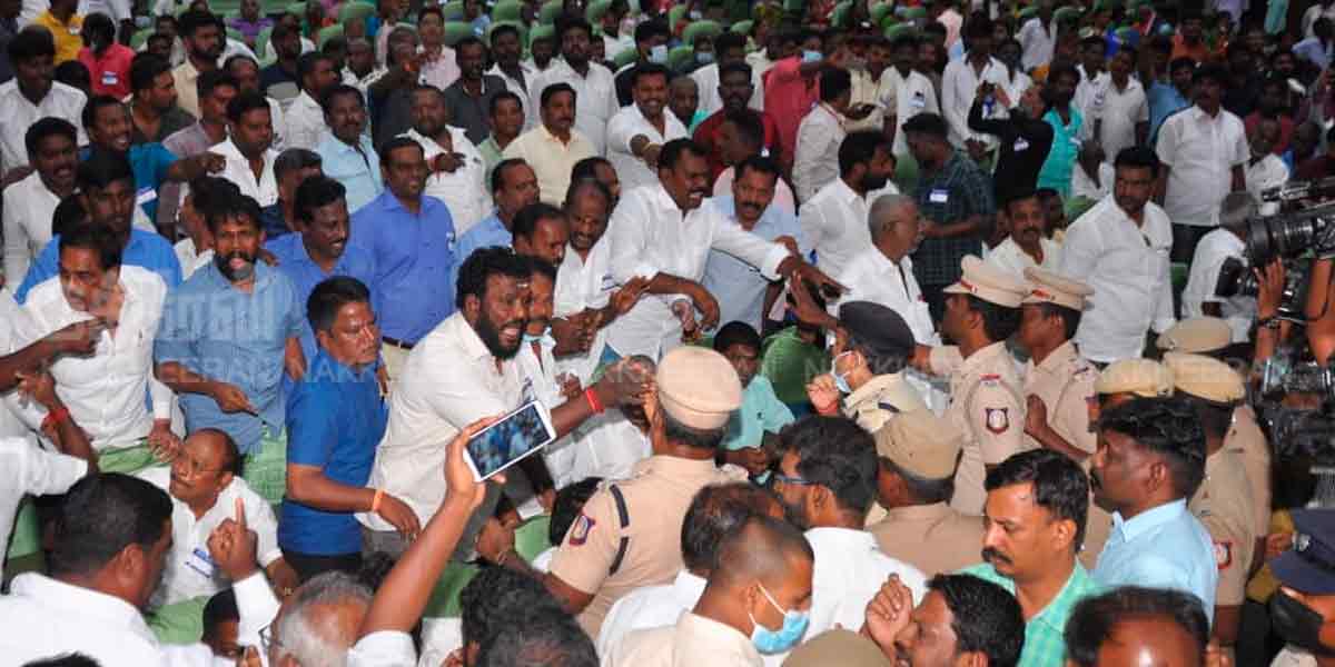 'Do you need money or a pen to renovate the school?'- Seeman is furious at the meeting