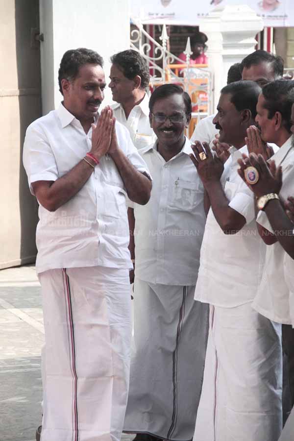 EPS consulting with AIADMK MLAs