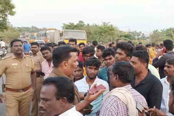 accident near cudaalore two women passes away