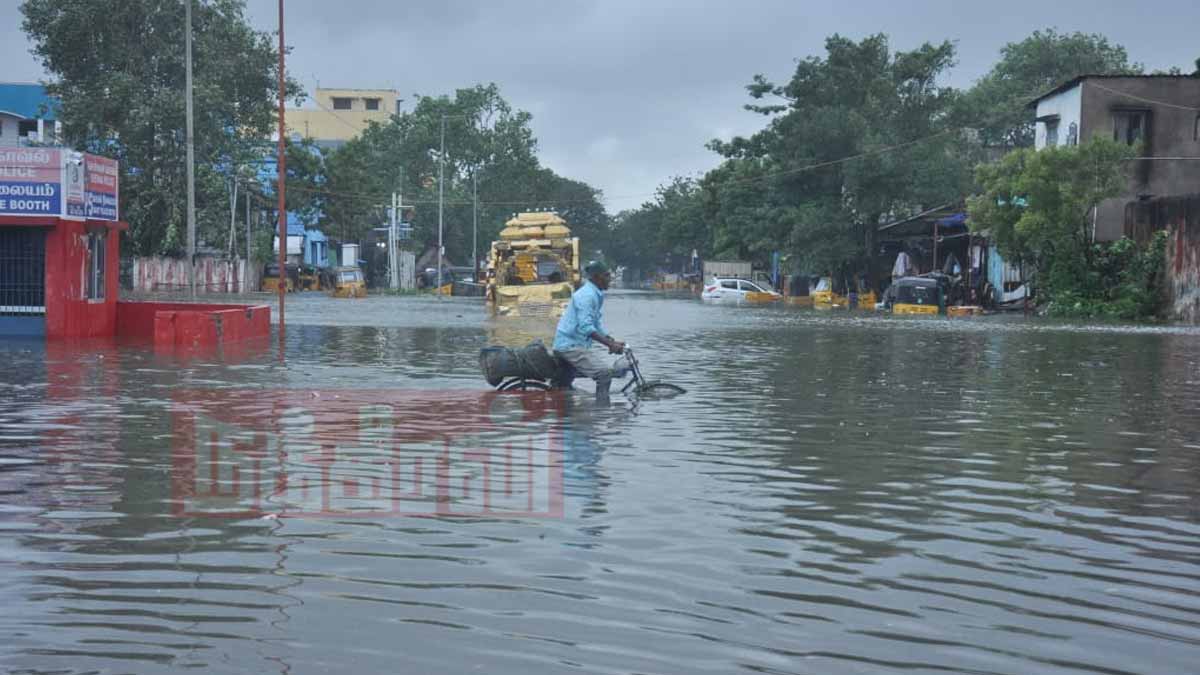Rain in Chennai (Photos)