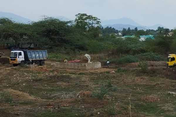 Contract to edappadi palaniswami proxy company for dredging Veeranam lake