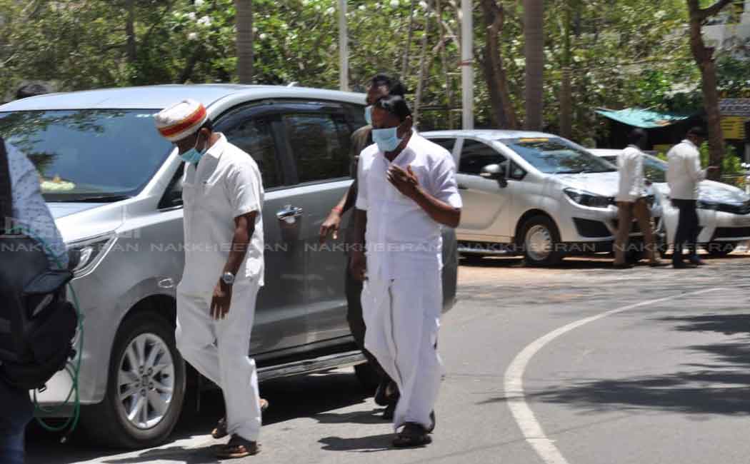 Change in curfew! Chief in consultation