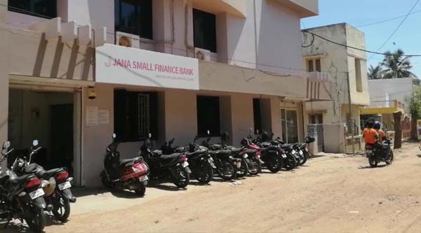 Rs 50 lakh fraud - Covering Jewelry - trichy thiruverumbur -
