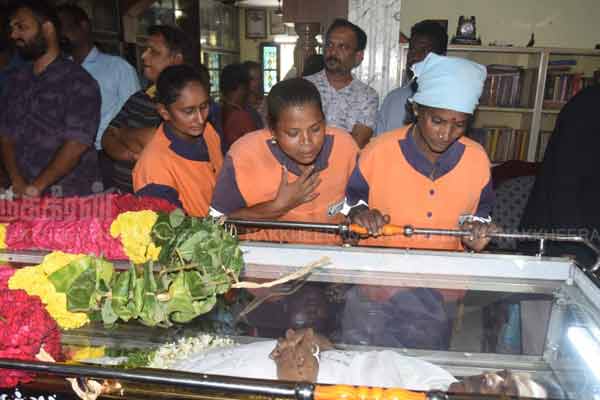 Chief Minister, Nakkheeran editor pay tribute to actor Rajesh