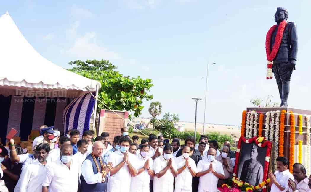 Ministers pay homage to Netaji Subhash Chandra Bose portrait .. (Pictures)