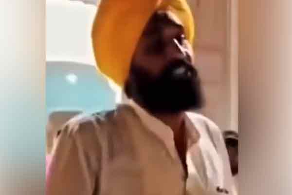 indian flag draw face issue punjab amritsar golden temple viral video
