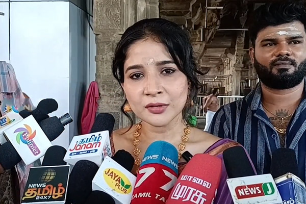 sakshi agarwal about vijay politics
