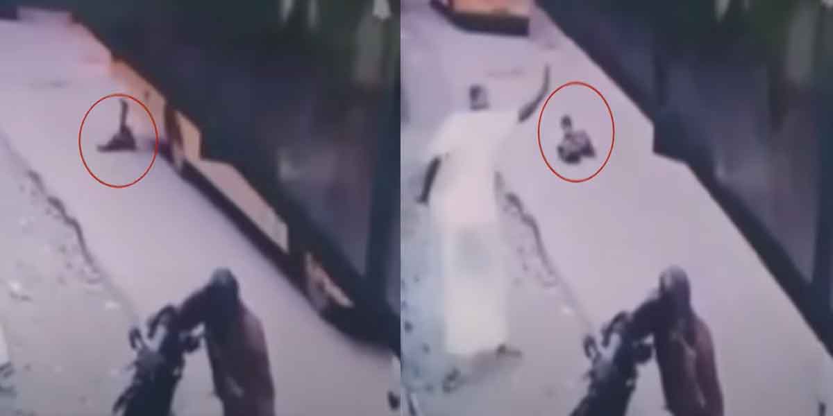 A student who fell down from a running bus... The disturbing CCTV footage!