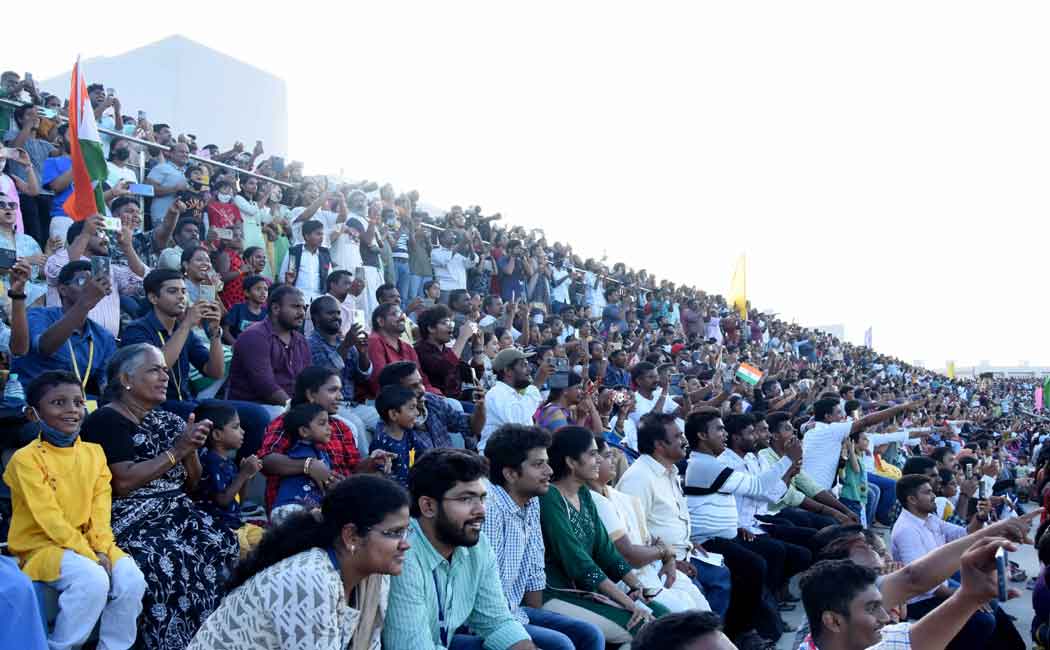 People gather at one place to see Aditya L1!