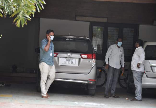 admk former minister kc veeramani home and office raids